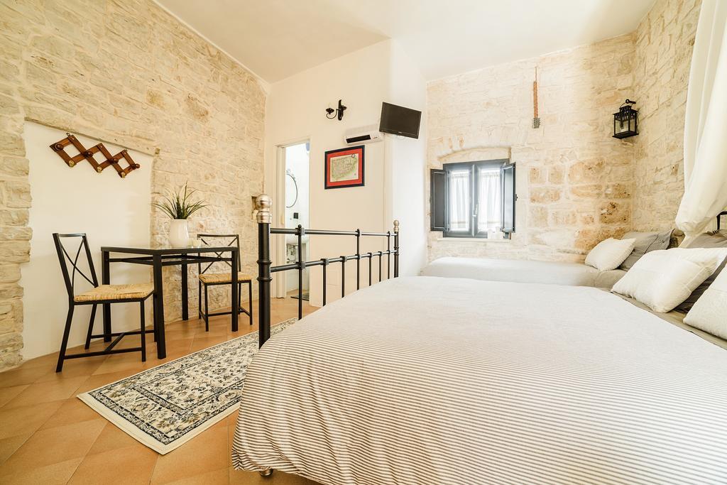 Bed and Breakfast La Torre Storica Bitonto Exterior foto